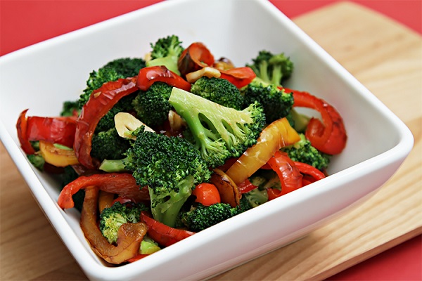 Stir fry recipe of broccoli and capsicum